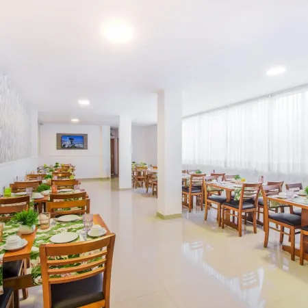 Hotel Cajueiro Guarujá Отели рядом с достопримечательностью «Пляж Энсеада»