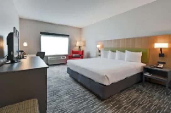 Country Inn & Suites by Radisson, Bloomington-Normal Airport, IL Hotels in 