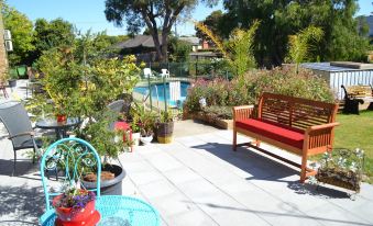 Parkwood Motel & Apartments