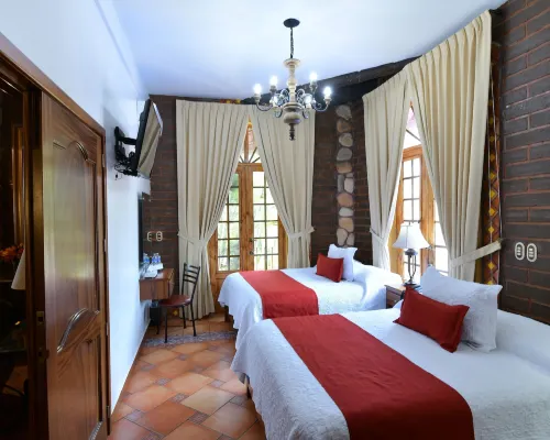 Hotel & Suites Estancia Villa Real Hoteles en Autlán de Navarro