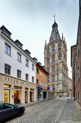 Stern am Rathaus - 3 Yıldız