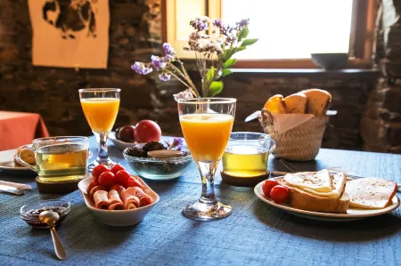 Cerdeira - Home for Creativity Отели в г. Миранда-ду-Корву