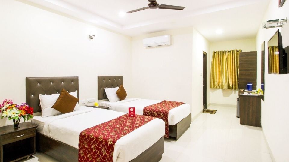Hotel Lotus Grand