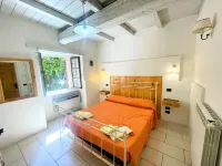 Spoleto Poolside - 24 posti letto