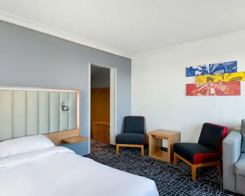 Radisson Hotel York Rooms Photos