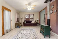 Casa de Colores - Cheerful 1 Bed, Full Bath House