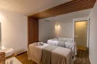 Cresanto Luxury Suites - spa