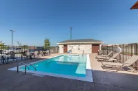 Comfort Suites Kyle - Pools