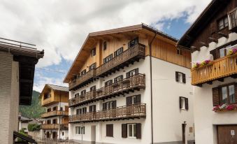 SnowLake Suite & Apartment