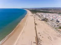 Hotel Navegadores - Beach
