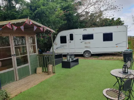 Glamping with Llamas Отели рядом с достопримечательностью «Сандрингем Эстейт»