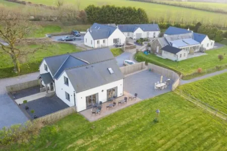 Canaston Oaks Отели в г. Нарберт