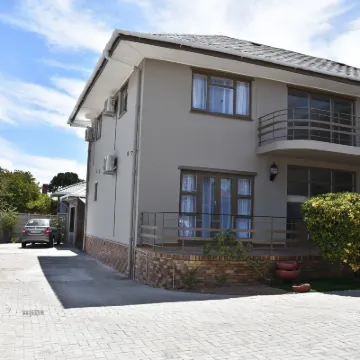 34Onlincoln Guesthouse Hotels near Vodacom Techno Centre
