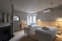 In the Brick Spa and Hotel Hotels in Prahran