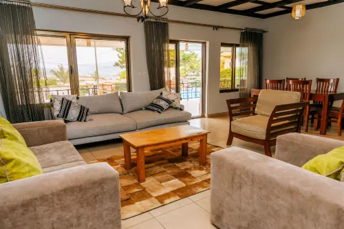3-Bed Home Sleeps 6 with Free Parking - 4-نجوم