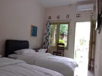 Mettaloka Guest House and Art Space Hotels in Borobudur