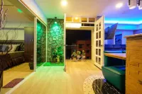 Clockworkorange Luxury Suites