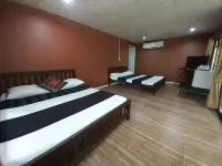 Jungle Bay Resort Hotels near Kung Wiman Beach
