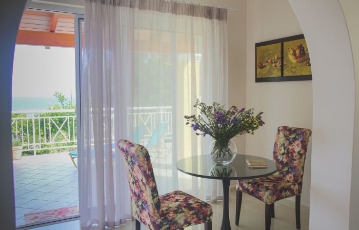 Brentanos Apartments - A - View of Paradise