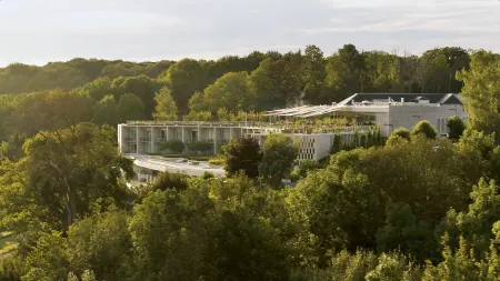 Royal Champagne Hotel & Spa