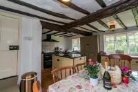 Yew Tree Cottage- Sleeps 12 Garden & Pet-Friendly Hotel a Moulsoe