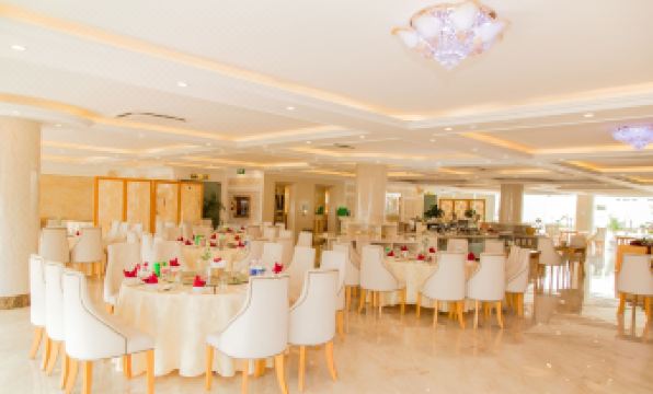 4. 팜 호텔 탄 호..