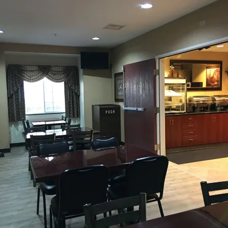 Microtel Inn & Suites by Wyndham Indianapolis Airport Hoteles en Indianápolis