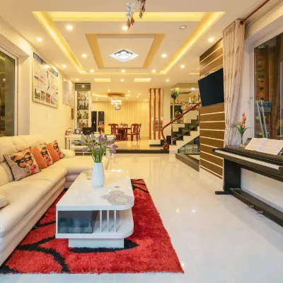 Nu Ni Homestay Hoteles cerca de Templo de Cam Pho