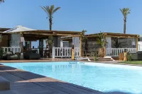 Cumeja Beach Club & Hotel - Pools