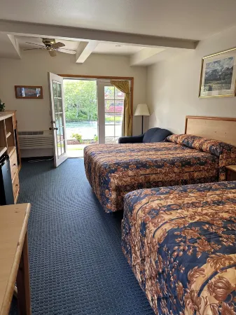 Edgewater Inn Shady Cove Отели в г. Трейл