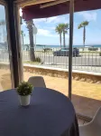 Hôtel Bel Azur Six-Fours-Les-Plages Hotel a Six-Fours-les-Plages