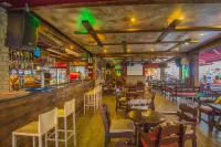 Windmills Hotel Apartments - bar