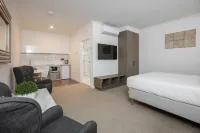 Newington Apartments Hotels in Delacombe