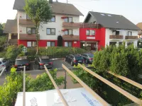 Hotel Zur Burg Nürburg Large Car Park - Parking