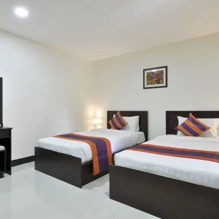 Studio Residence Sukhumvit 71 Отели рядом с достопримечательностью «Пирс Klong Tan»