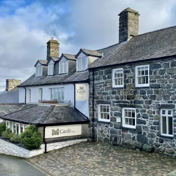Castle Cottage Inn