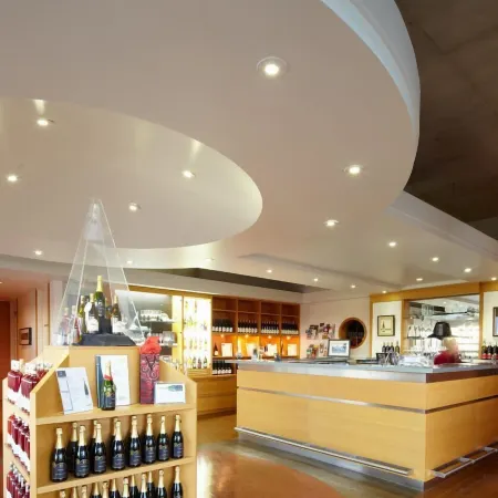 Huff Estates Inn & Winery