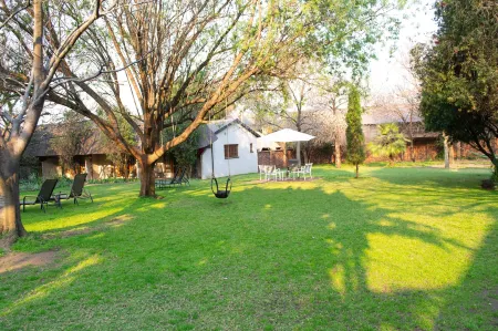 Safari Club SA Отели в г. Кемптон Парк