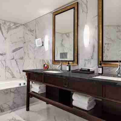 Hyatt Vancouver Downtown Alberni Rooms