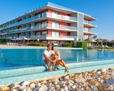 Agua Hotels Riverside Hotels in Lagoa