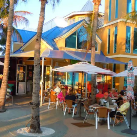 Manatee Bay Inn