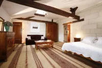 La Porte Rouge - the Red Door Inn Hotels in Saintes