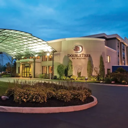 DoubleTree by Hilton Hotel Buffalo - Amherst