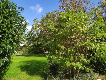 La Halte Aux Oiseaux Отели в г. Шавань