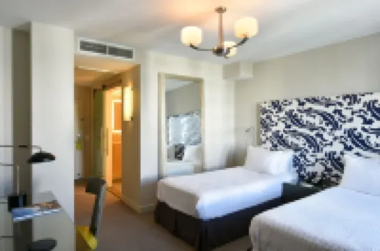 Hotel Breakwater South Beach