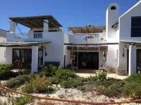 Escape Beach House Hotels in Velddrif