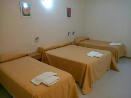 Cheltum Hotel Отели в г. Трелью