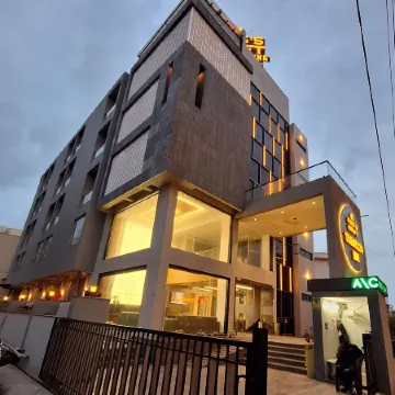 Kings Kraft Tremezzo Inn, Somnath