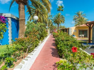 HL Miraflor Suites Hotel
