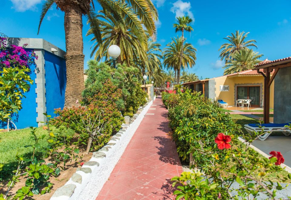 Hotel HL Miraflor Suites Hotel, Exterior, Garden